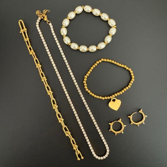 Jewelry - New Gold Tone Jewelry‎ Lot